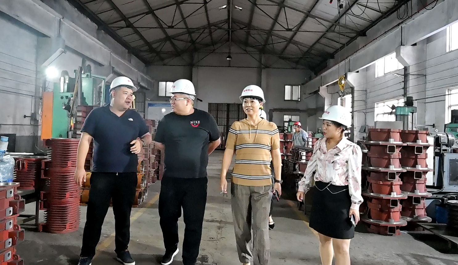 精準(zhǔn)服務(wù)骨料制砂行業(yè)，河南豫特機(jī)械高能效STS水平橢圓振動(dòng)篩填補(bǔ)行業(yè)空白！